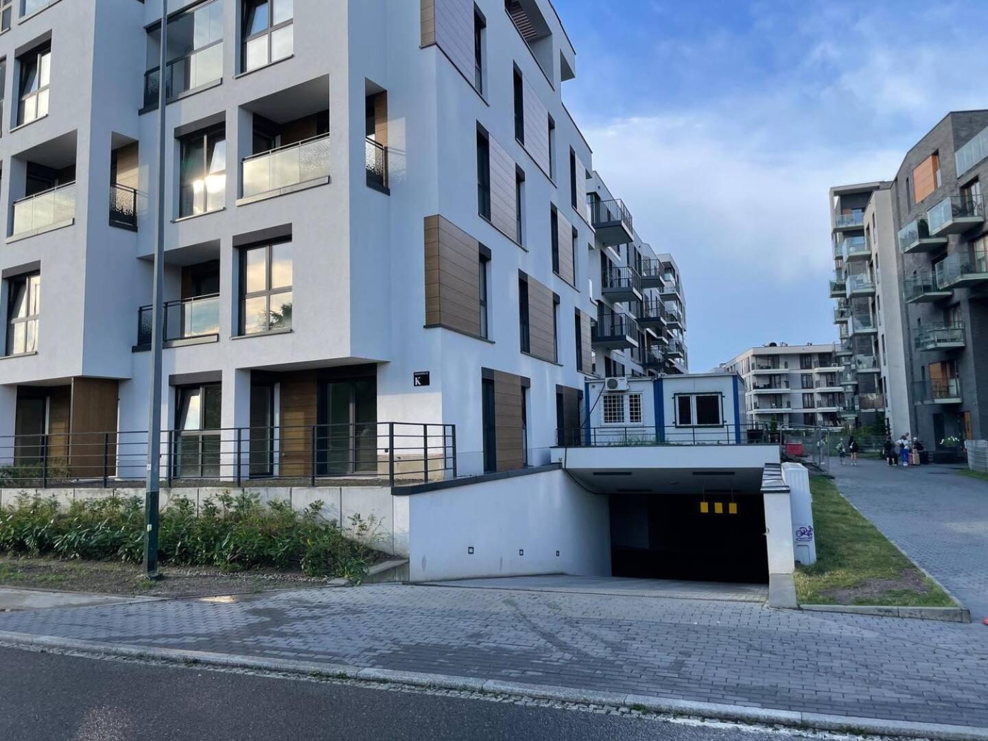 Golden Apartment *